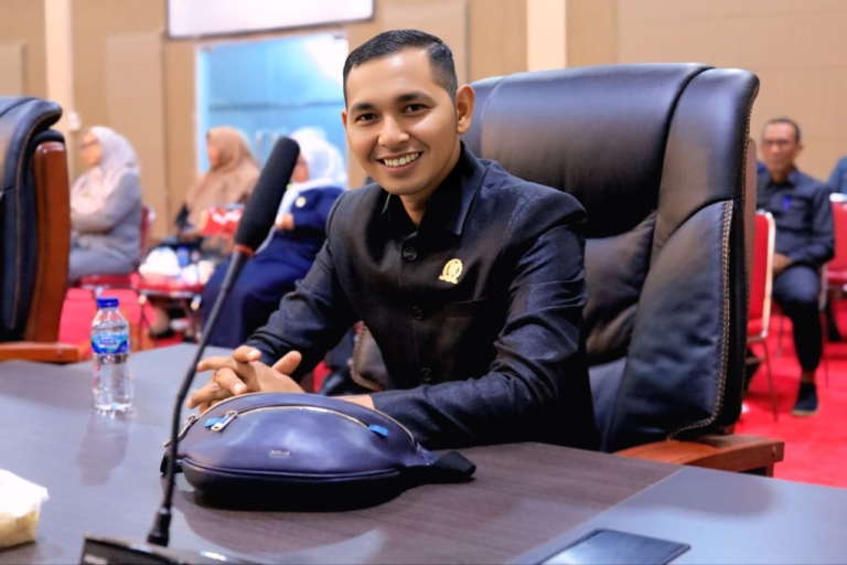 Asap Karhutla Menyelimuti Meranti, Pazrul Minta Sekolah Tak Dipaksakan Tatap Muka